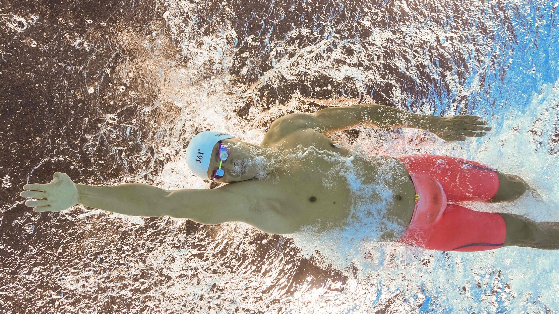 【罚分揭秘】裁判如何快速判断犯规点,确保比赛流畅,裁判的犯规手势